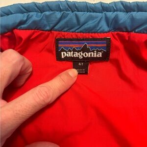 Kids Patagonia lightweight down jacket/ layering piece size 4T great shape!